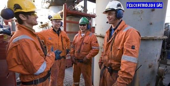 Vagas offshore atualizadas Empresas correm para contratar antes do feriado prolongado