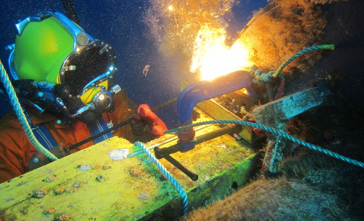 Soldador subaquático