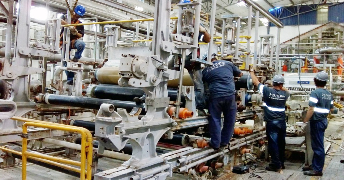 vagas para técnicos, auxiliar e engenheiros