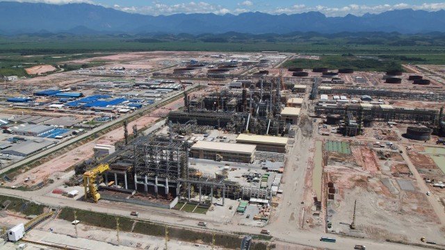 O gerente da Petrobras diz que esta semana cerca de 100 pessoas serão chamadas. Saibam como serão as contratações do COMPERJ