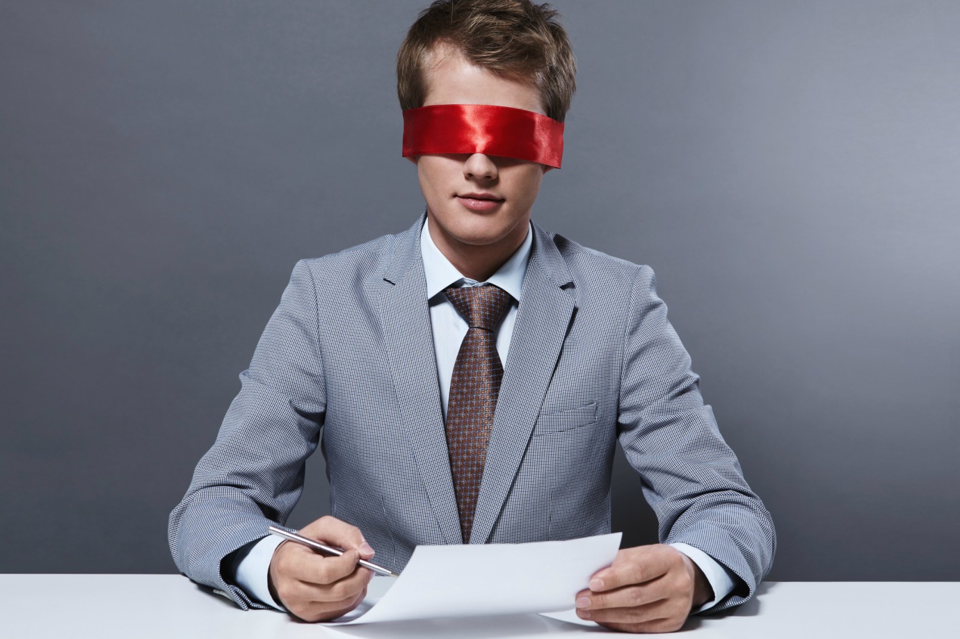 Empresas buscam evitar o preconceito na escolha de currículos