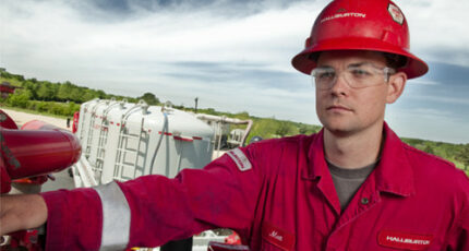 Halliburton contrata