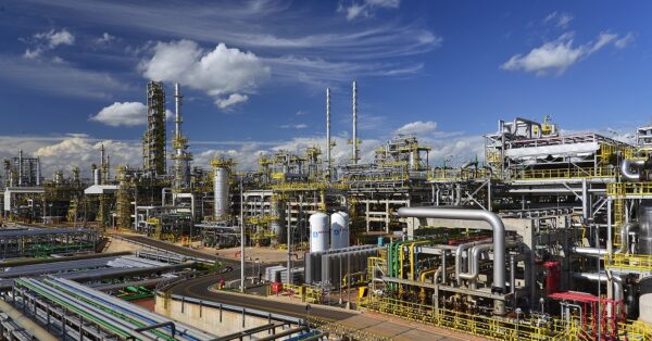 Petrobras retoma produção na Replan após liberação da ANP