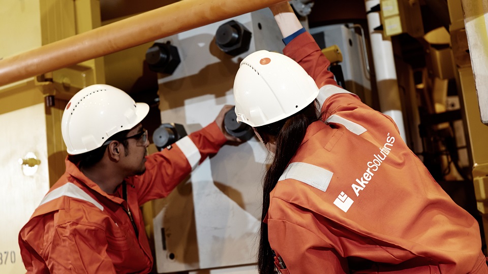 Aker Solutions provedora global de produtos e serviços contratando