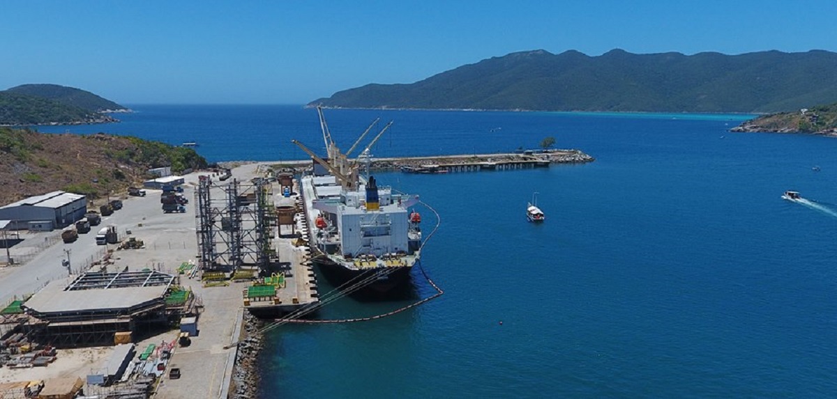 Porto do forno liberado para operaçãoes