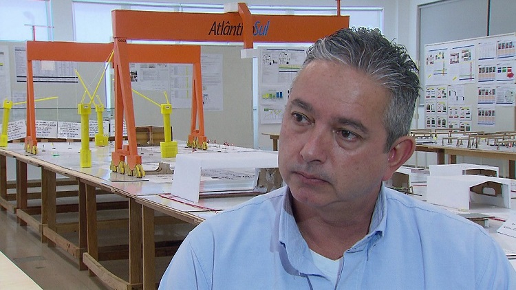 Recife sofre pelo fechamento de estaleiro