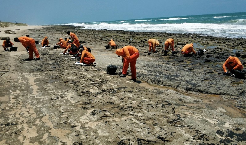 Petróleo Brasil manchas Ibama governo nordeste