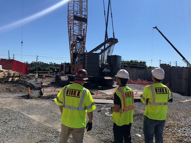 Técnicos e Engenheiros requisitados para obras de construçao civil e industrial pela Hill Internacional