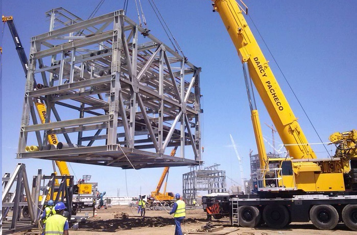 Vagas de emprego para auxiliares, motoristas e sinaleiros em prestadora de serviços com guindastes