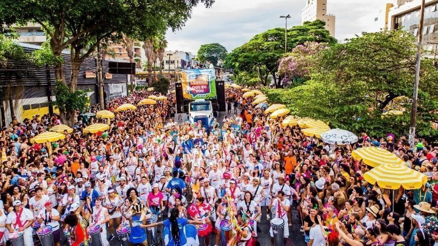 Carnaval: muitos trabalhadores perderão emprego por emitir atestado falso e postar fotos em redes sociais