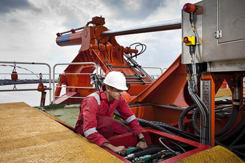 Contratos de óleo e gás para navio tanque com previsão de embarque no dia 19 de março demanda vagas de emprego offshore no RJ