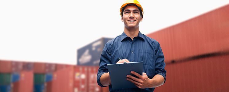 Vagas de emprego para eletricistas e motoristas em empresa de logística e transportes de Macaé