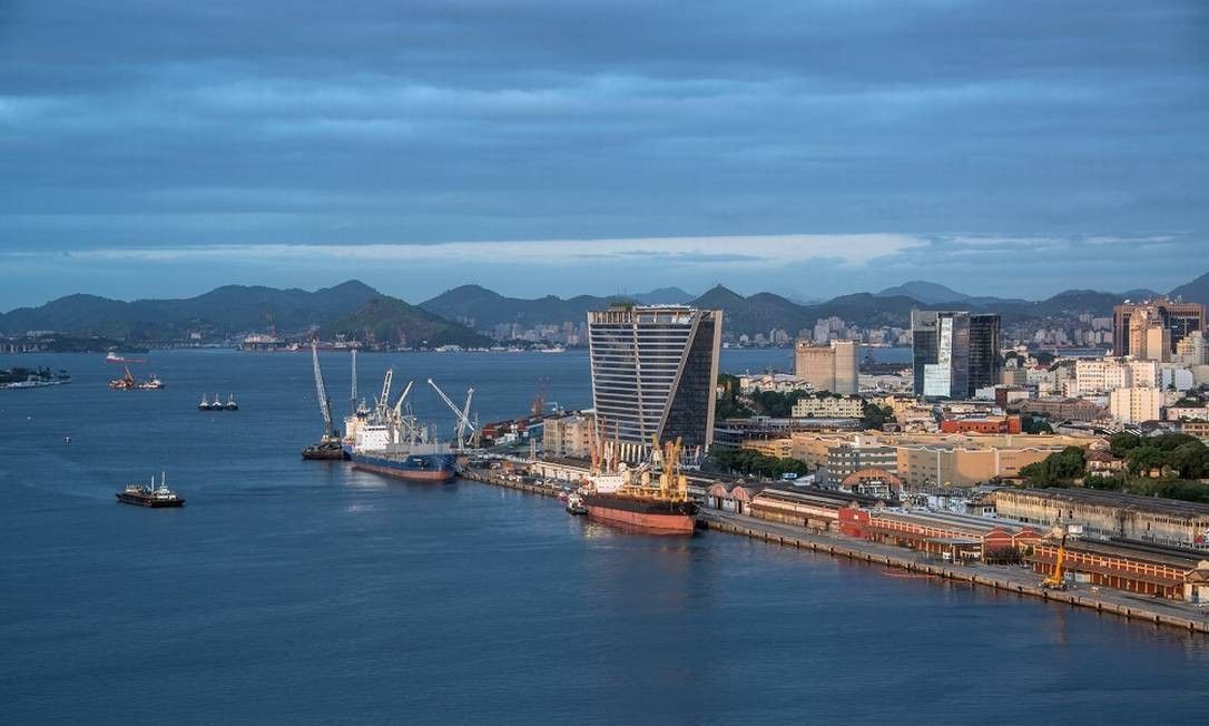 Kerui Método atrasa pagamento e equipamentos do Comperj ficam parados no Porto do Rio