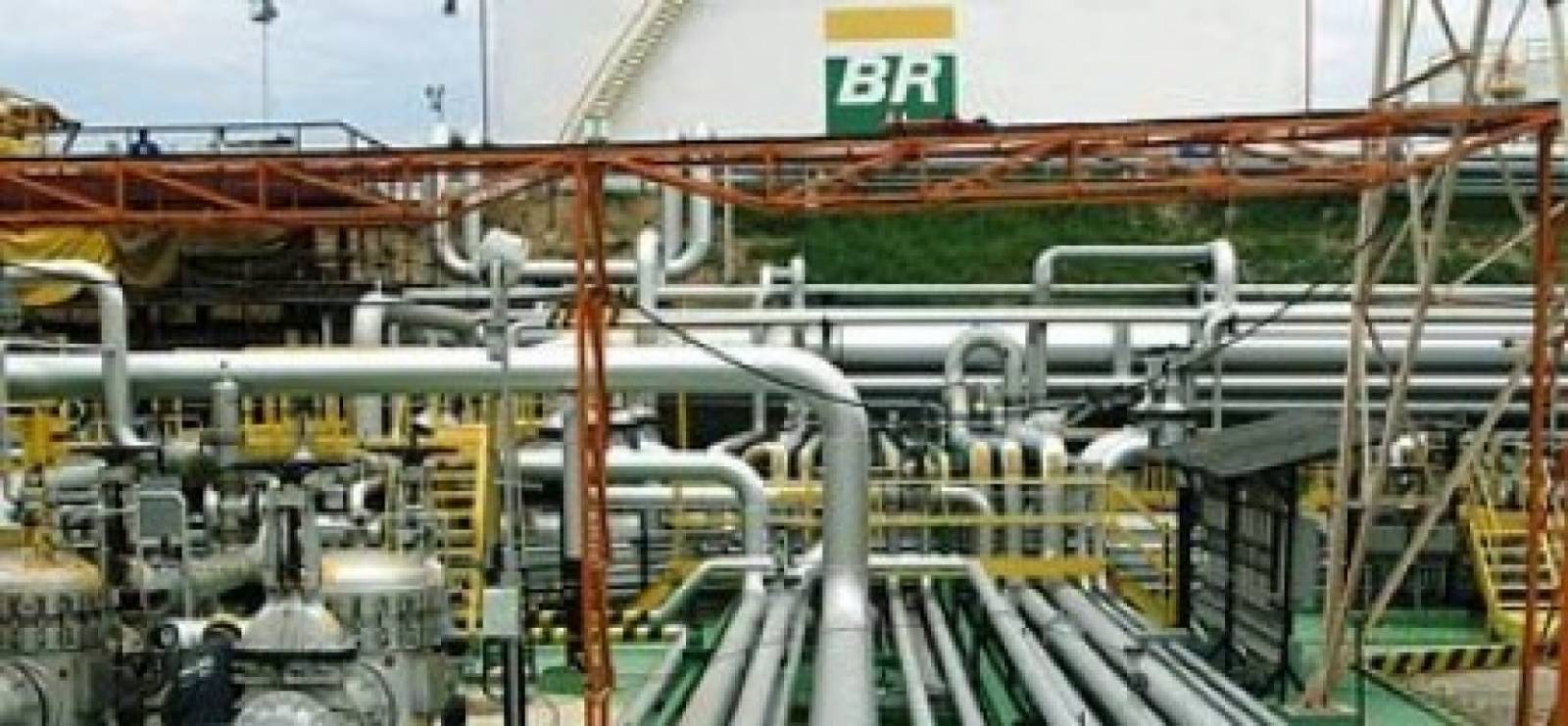 Petrobras lança edital para a construção de uma UPGN e duas UTGNs na Unidade de Tratamento de Gás Monteiro Lobato, em SP.