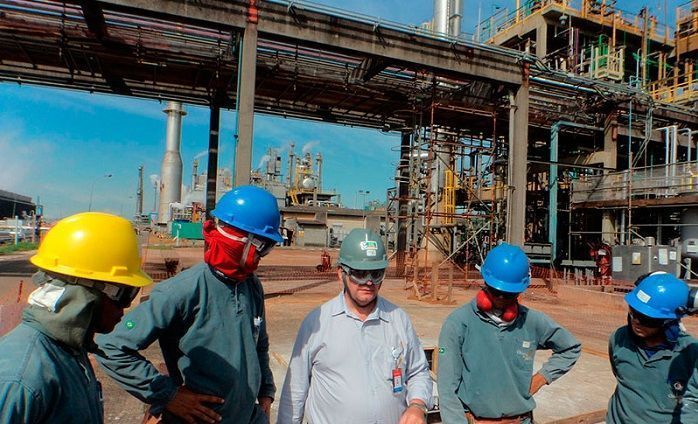 33 vagas de emprego em obras industriais abertas ontem (16/07) por empresa de Engenharia nas funções de Técnico, Engenheiro, Coordenador e mais para atender contratos no Espírito Santo, Bahia e São Paulo