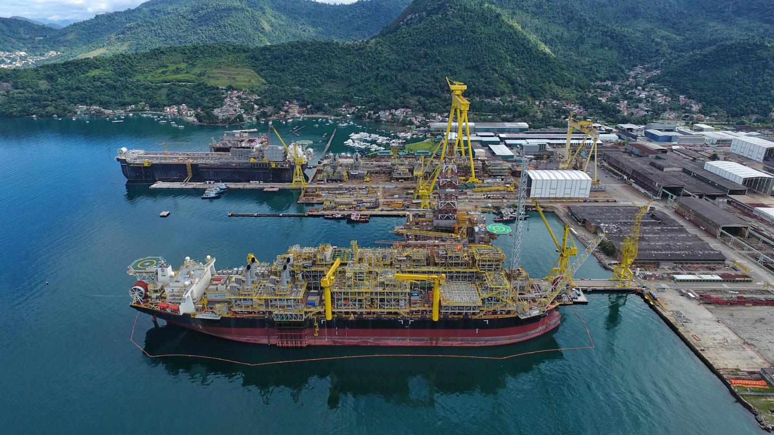 FPSO Cidade de Campos dos Goytacazes no pátio da Keppel Brasfels– 12° unidade construída pela MODEC