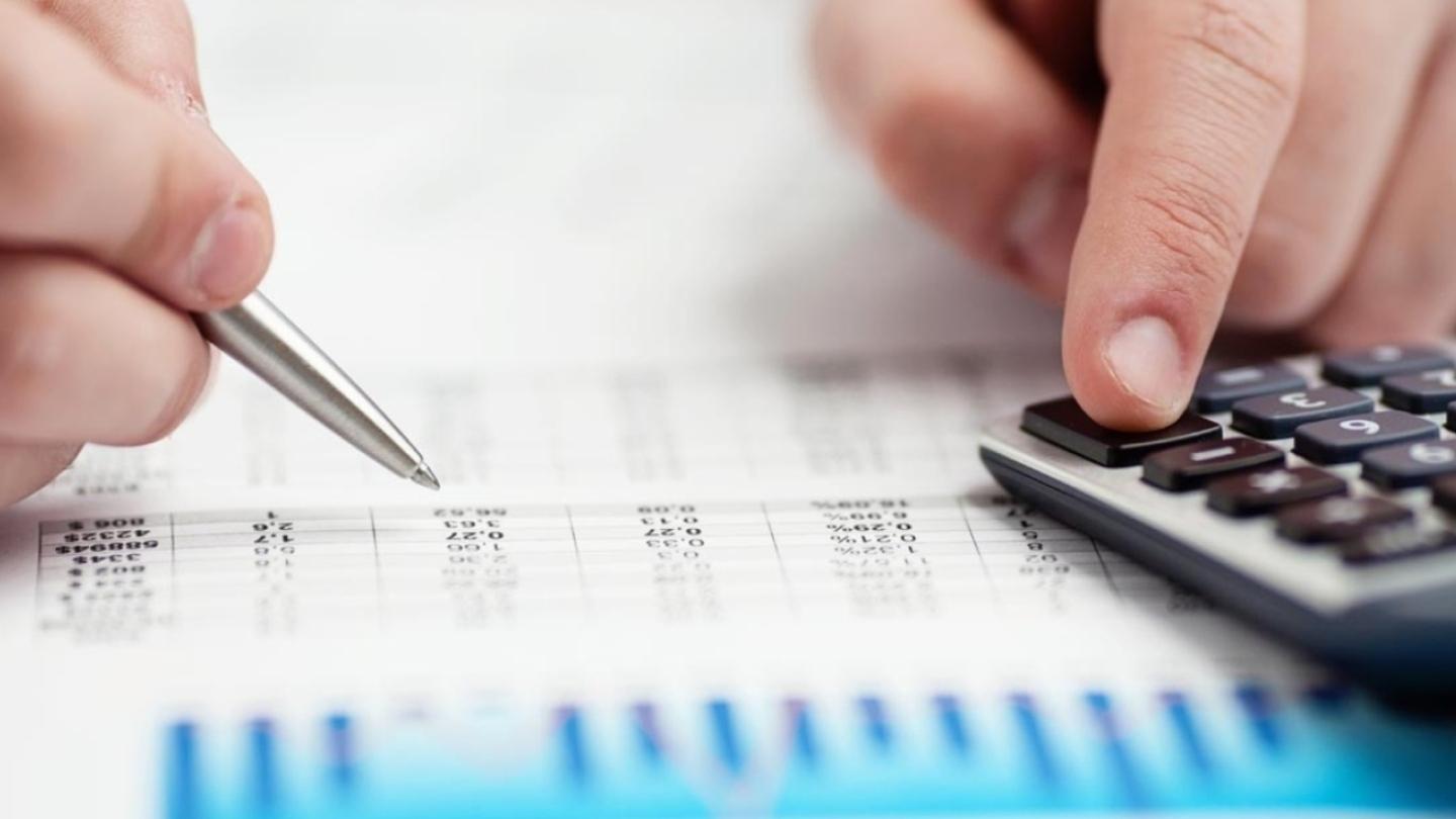 Diretora de Petróleo e Gás da EPE fala sobre manutenção e retomada dos investimentos no Brasil