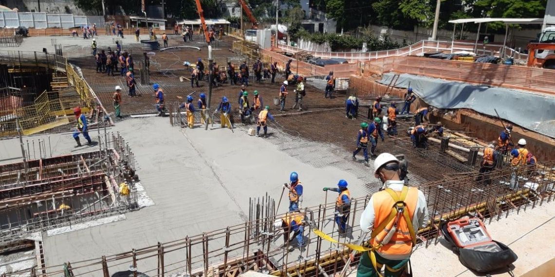 Pedreiro, Servente, Encarregado de Obra, Auxiliar, Técnico, Engenheiro e mais vagas abertas por empresa de Engenharia de construção civil e saneamento
