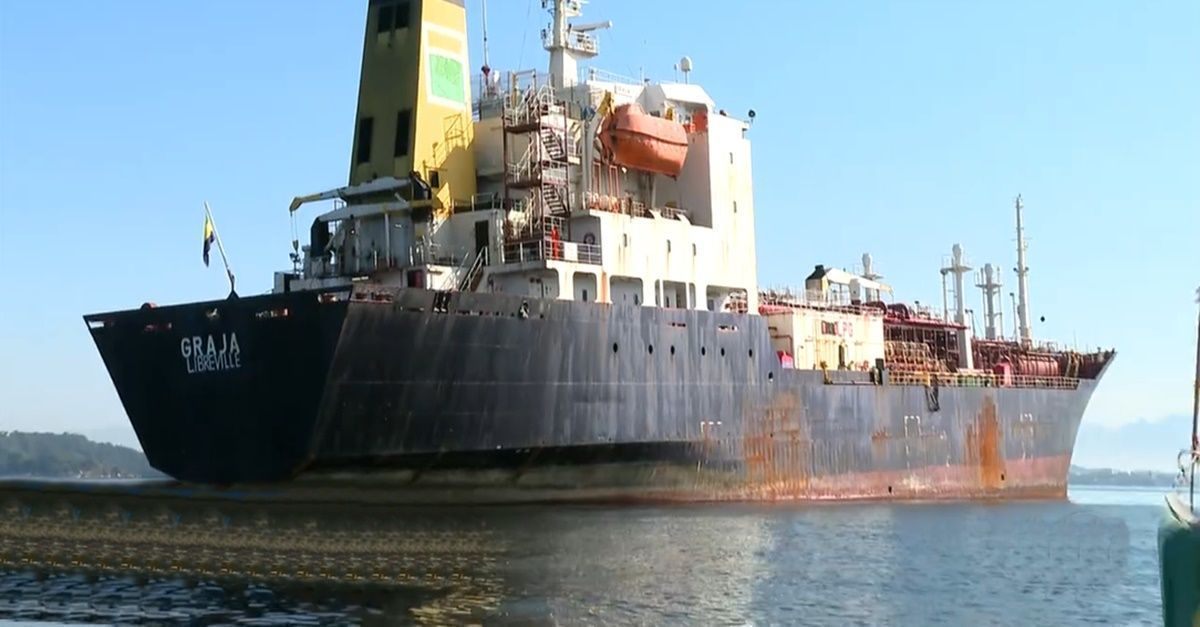 Rio de Janeiro: Baía de Guanabara se torna "cemitério" de navios