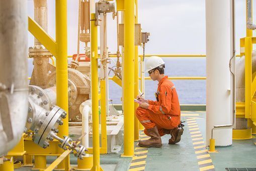 Offshore e onshore – Engenheiro mecânico, torneiro, técnico em elétrica, técnico em mecânica e mais são requisitados para atuar em Macaé, neste dia 13