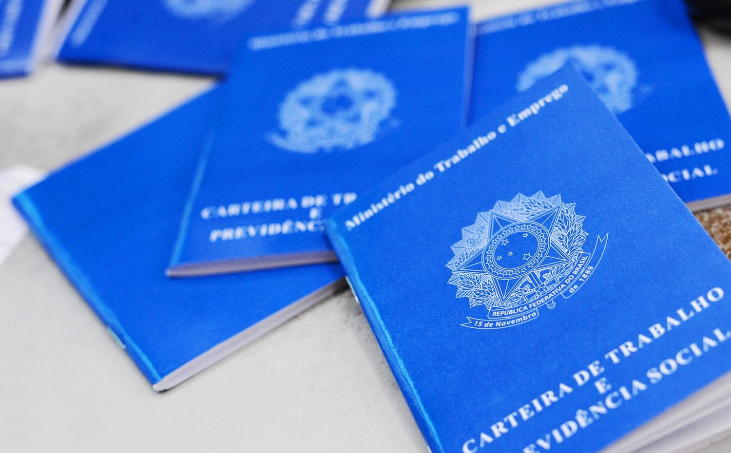 2.422 vagas de emprego - Empresa de Recursos Humanos, a Luandre RH, disponibilizou diversas vagas de emprego neste dia 18