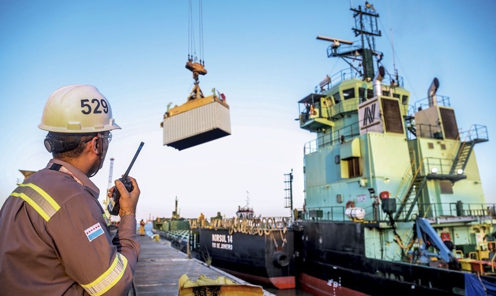 Prestadora de serviços no Porto do Açu requisita técnicos e engenheiros para vagas de emprego em São João da Barra, no Rio de Janeiro