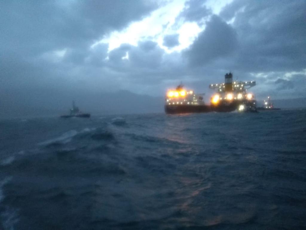 Mar agitado navio práticos bravura prêmio