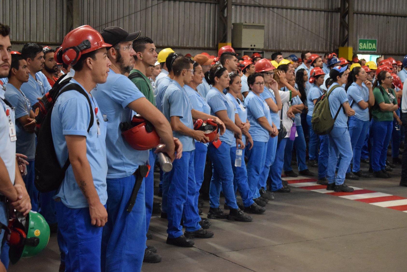 200 vagas de emprego abertas por fornecedora de itens para a construção civil para operadores, ajustadores, supervisores e mais