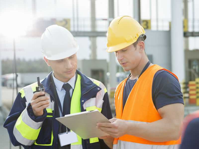 Indústria da Bahia abre vagas de emprego para profissionais de ensino médio e técnico para as áreas de logística e industrial