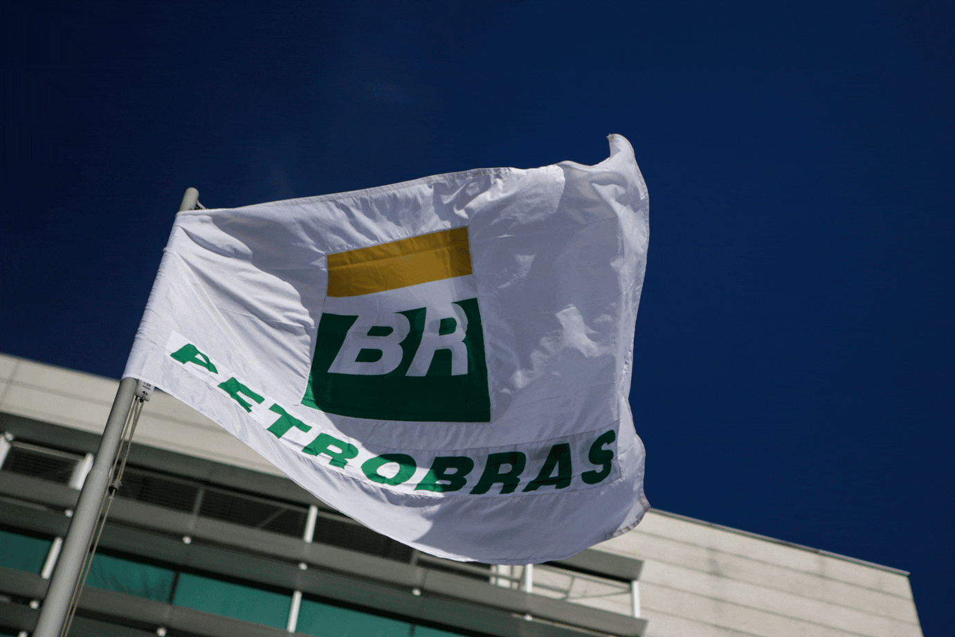 Petrobras =campos de petróleo - empresas