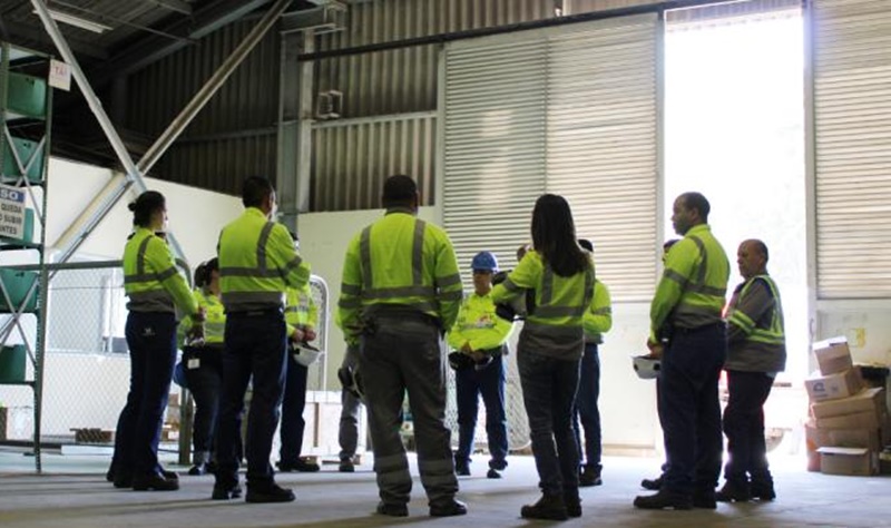 Líder mundial em soluções e materiais de construção civil abre programa de trainee para profissionais da engenharia em início de carreira