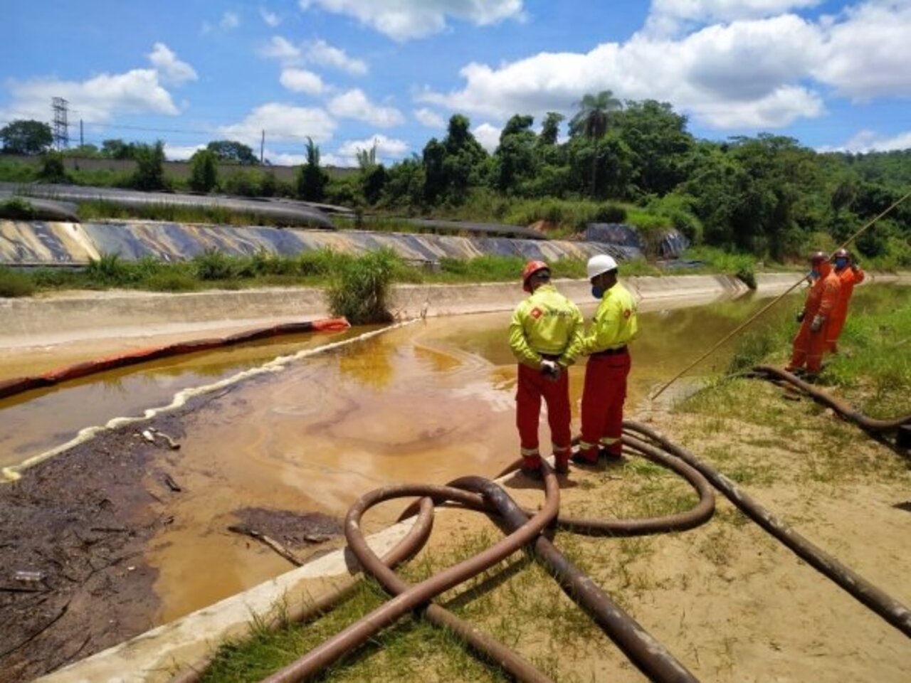 Óleo - Br distribuidora - Vazamento