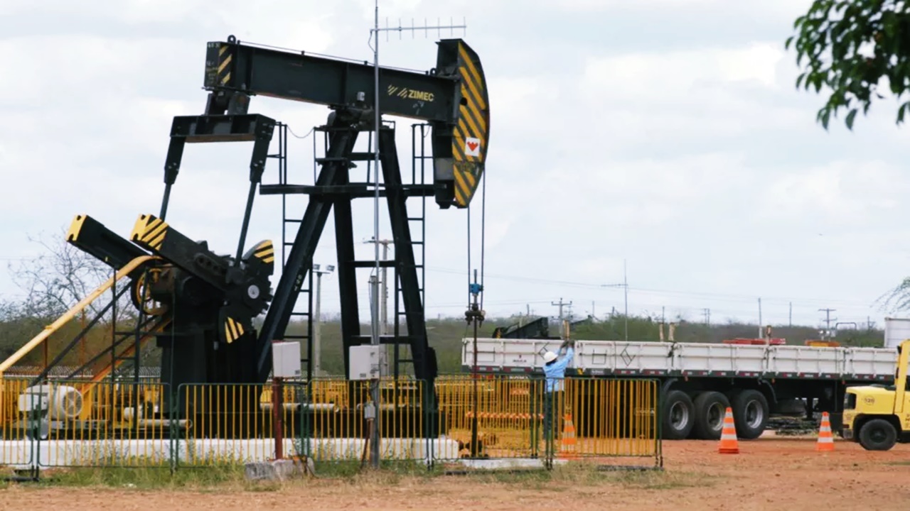 O Polo Potiguar no RN à venda pela Petrobras compreende três subpolos, totalizando 23 campos de petróleo terrestres e 3 marítimos. Operações da estatal no nordeste estão em risco para direcionar o foco no pré-sal do sudeste