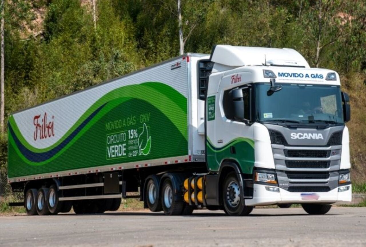 JBS - caminhão - gás natural