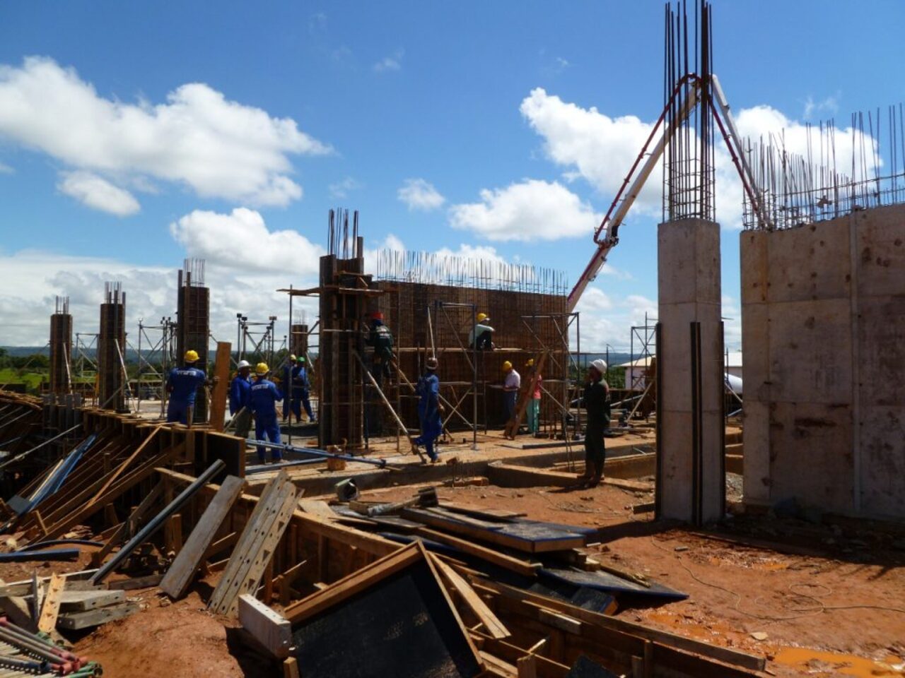 Construção covil - vacina - covid-19