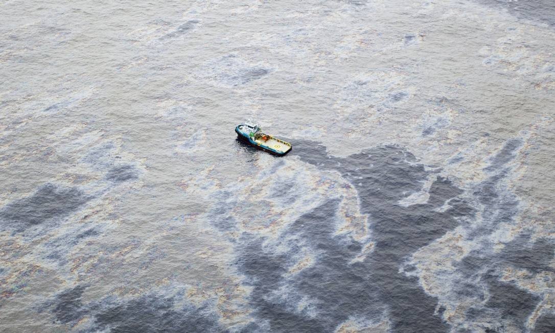 Mancha vazamento de óleo Bacia de Campos Trident Energy
