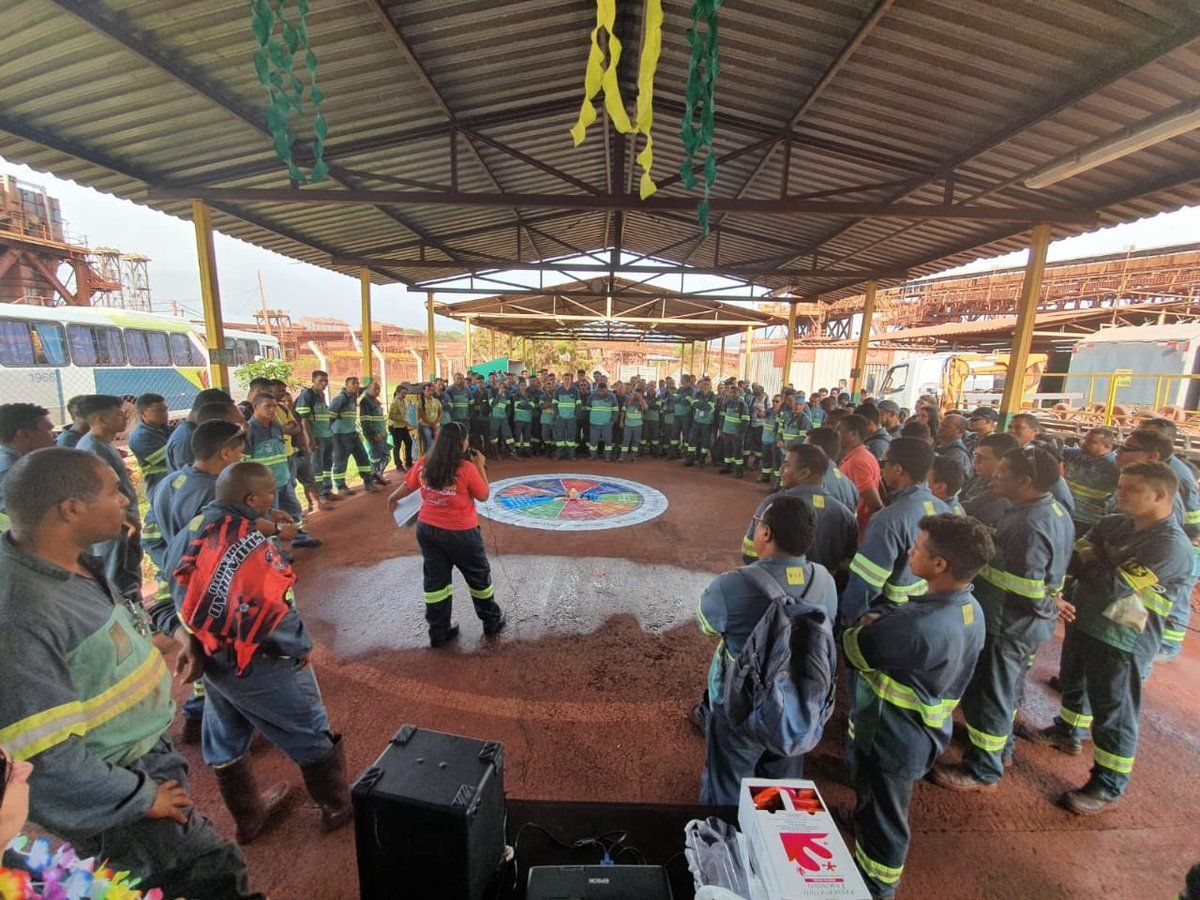 Logística, emprego, mecânico