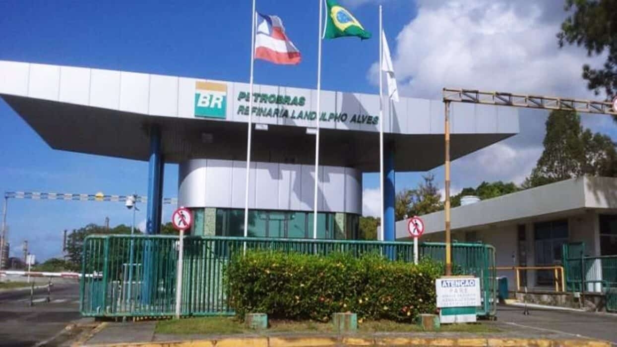 refinria - bahia - petrobras - rlam - petroleiros - sindicatos - Mubadala