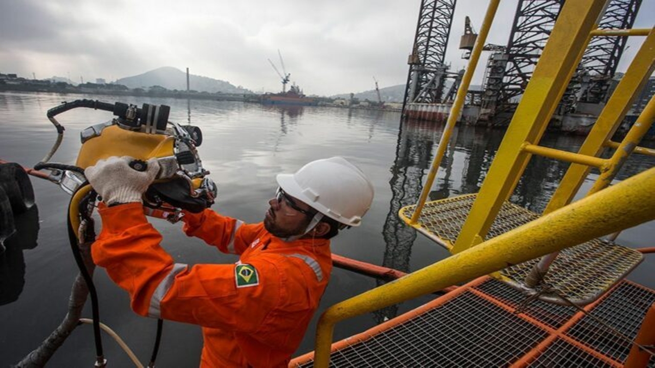 vaga - emprego - trainee - ROV