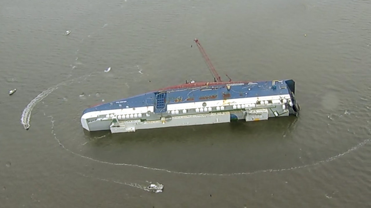 navio - Hyundai - carros - naufrágio