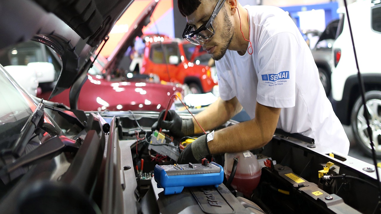 Senai - Bradesco - cursos gratuitos - vagas - cursos - mecânica - elétrica - logística - cisco - produção - qualificação profissional - certificados - pr