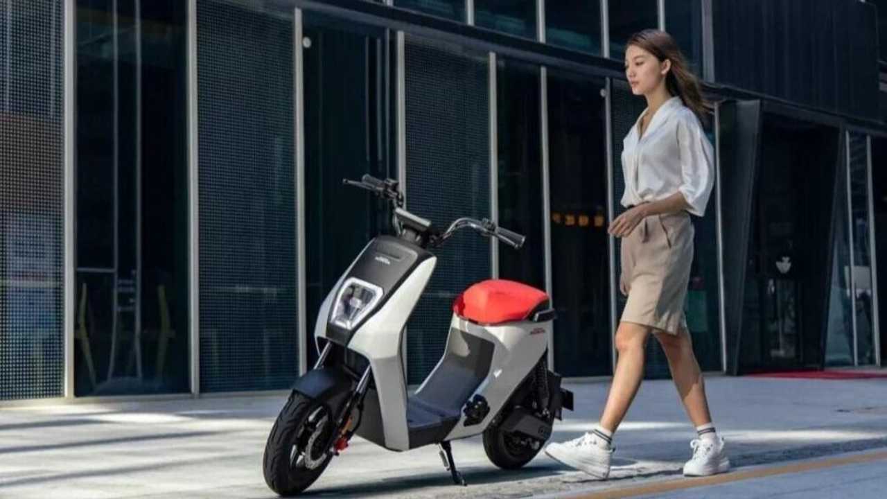 Honda - Scooter - smartphones - consumidores