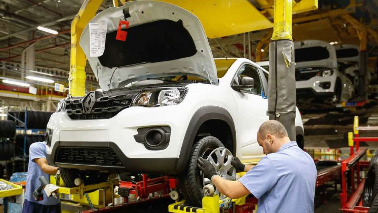 Renault - PR - fábrica - Captur-Duster-Kwid-Logan-Sandero-e-Stepway -