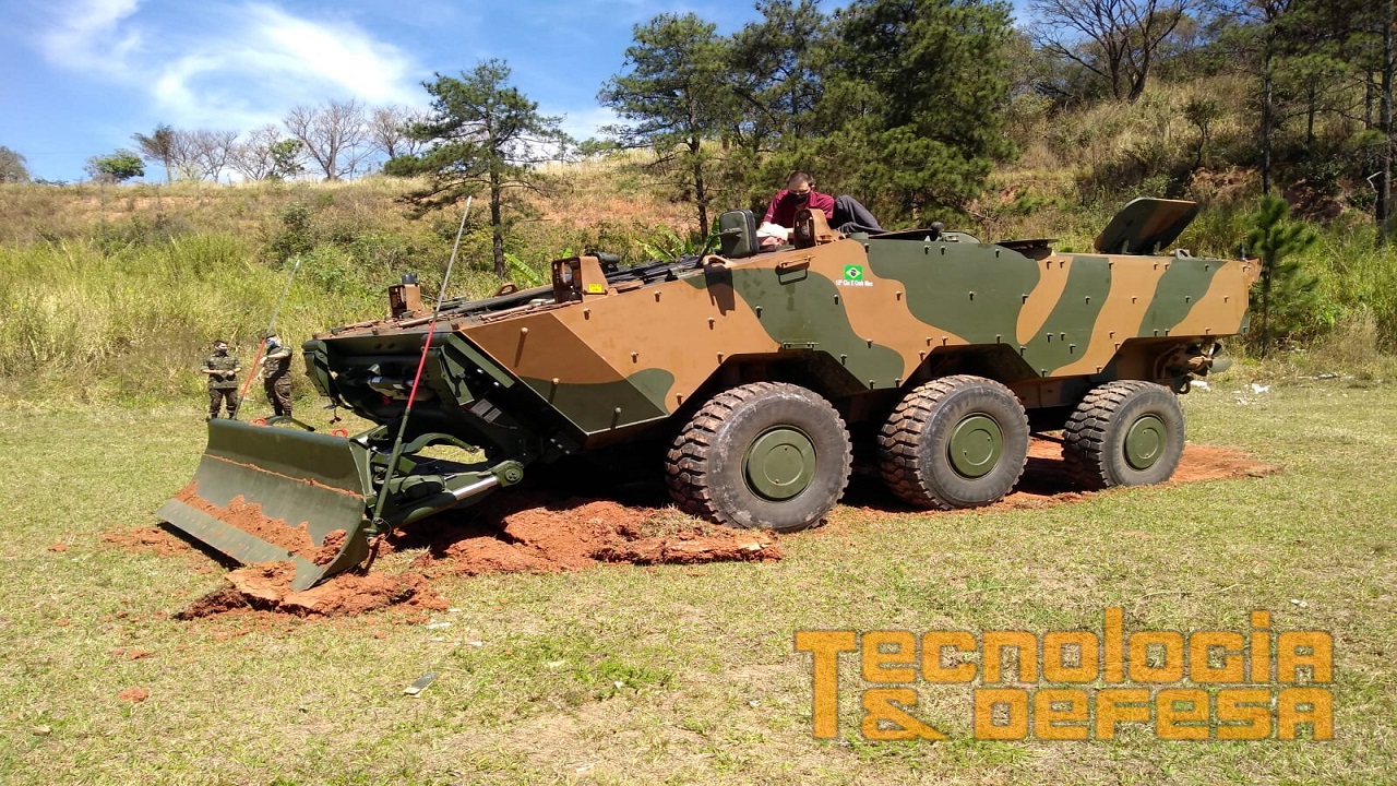 Exercito Brasileiro -EB - veiculo blindado - engenharia - mineração