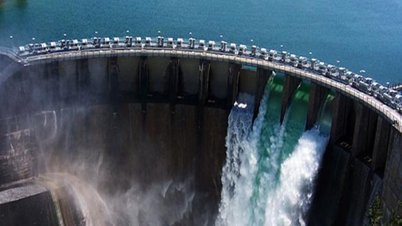 usinas - hidrelétricas - solar - eólica - térmica a gás - renováveis - energia