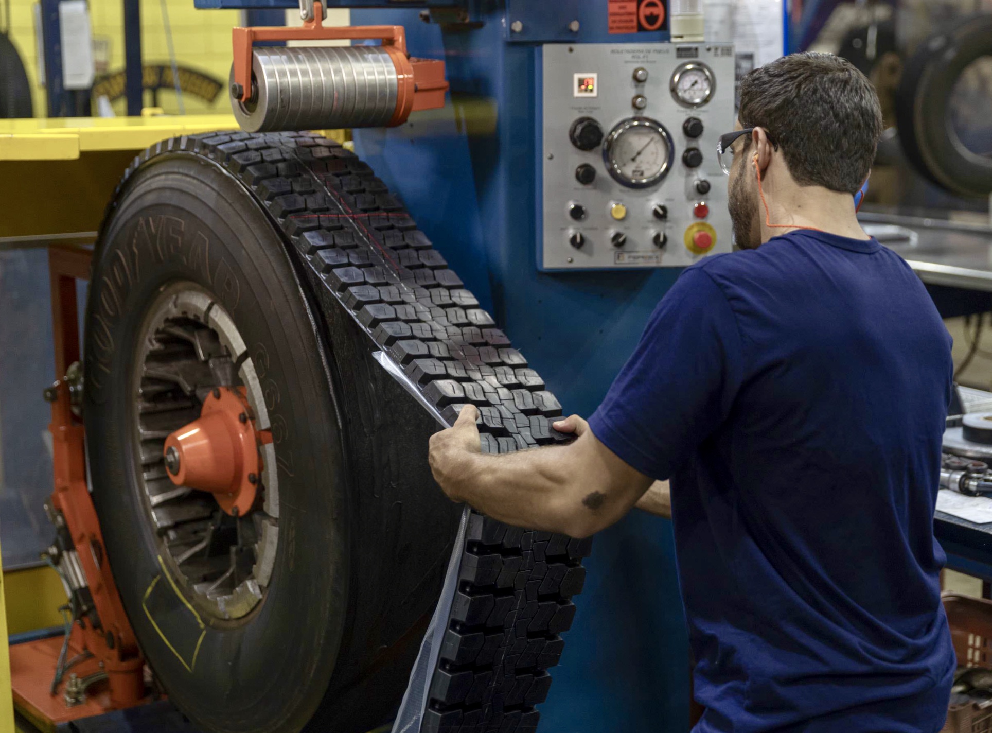 peneus - recapagem - preço - vagas de emprego - industria - reforma de pneus