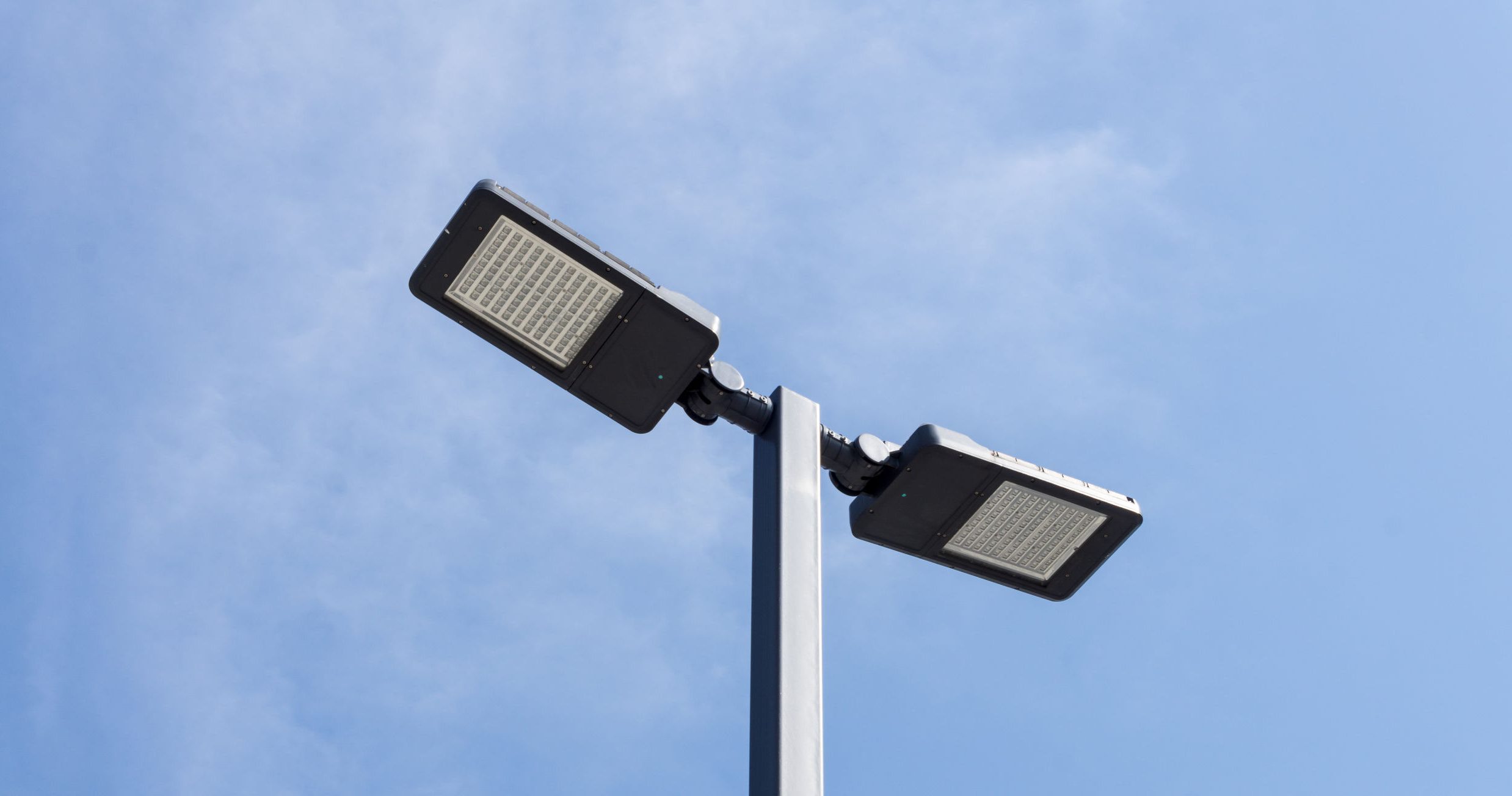 luminária inteligente - energia solar - luminária - luminária solar -