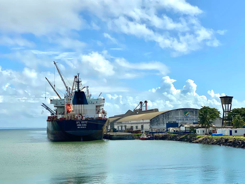 Embarque de níquel sulfetado em direção à Finlândia