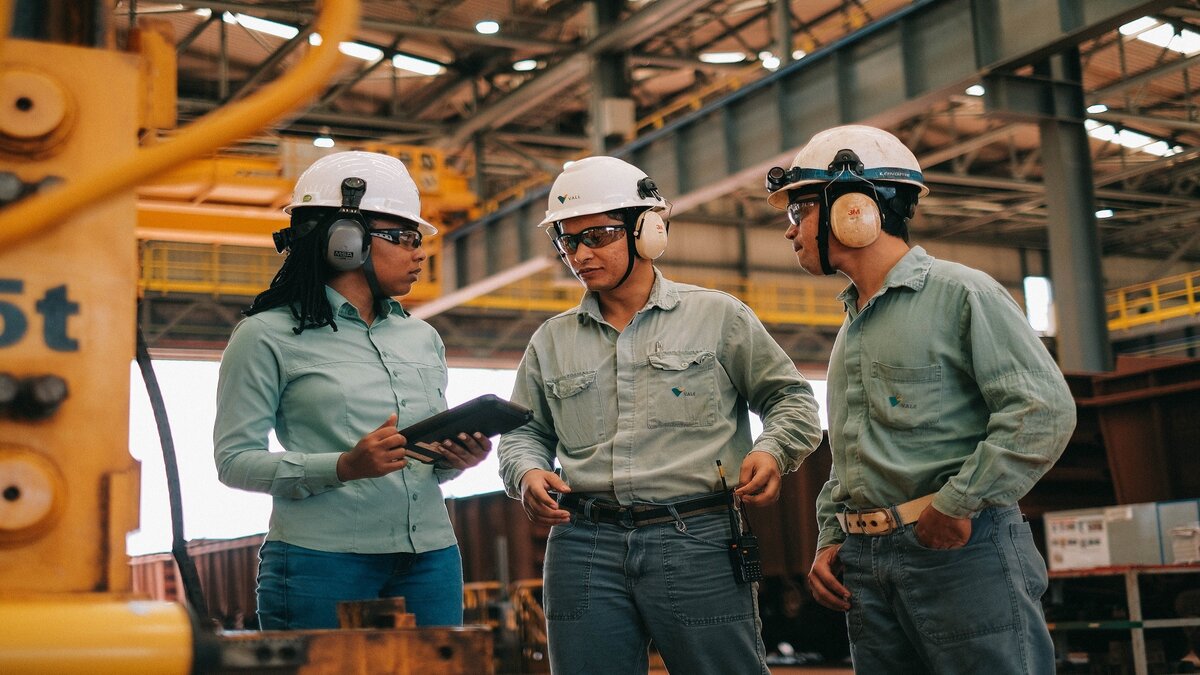 Os trabalhadores de Minas Gerais que atuam no segmento da mineração já podem realizar as inscrições para os processos seletivos e tentar conquistar uma das vagas de emprego que a mineradora Vale está disponibilizando nos municípios de Minas Gerais