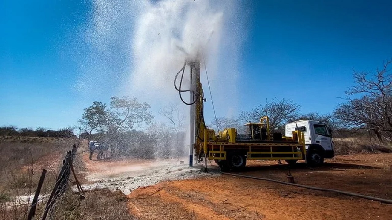 Governo Federal - poços tubulares - energia solar - Sertão Pernambuco
